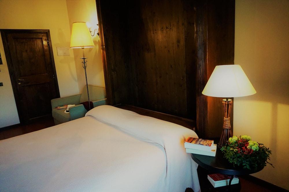 טרנובה ברצ'וליני Agriturismo Antico Borgo Poggitazzi מראה חיצוני תמונה