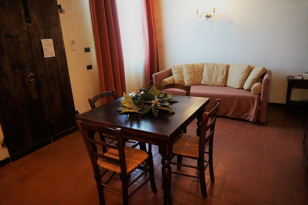 טרנובה ברצ'וליני Agriturismo Antico Borgo Poggitazzi מראה חיצוני תמונה