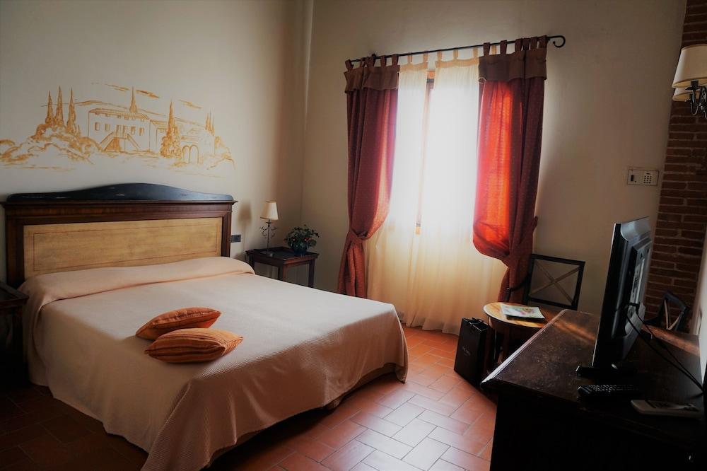 טרנובה ברצ'וליני Agriturismo Antico Borgo Poggitazzi מראה חיצוני תמונה