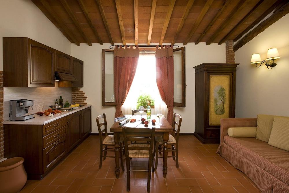 טרנובה ברצ'וליני Agriturismo Antico Borgo Poggitazzi מראה חיצוני תמונה
