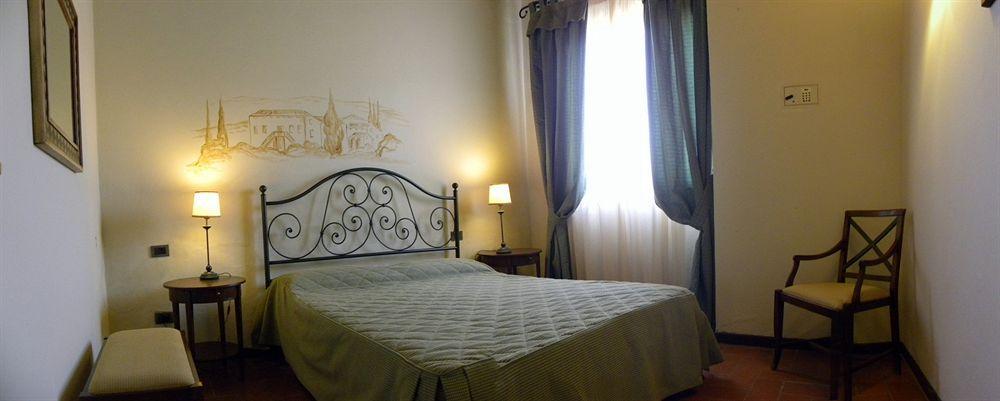 טרנובה ברצ'וליני Agriturismo Antico Borgo Poggitazzi מראה חיצוני תמונה