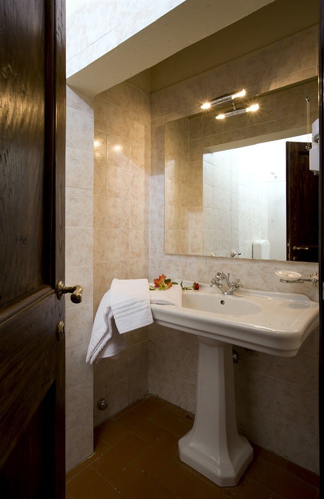 טרנובה ברצ'וליני Agriturismo Antico Borgo Poggitazzi מראה חיצוני תמונה